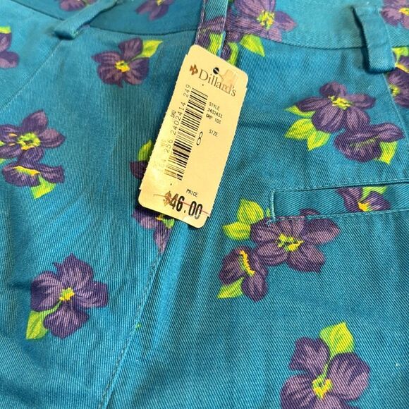 LIZSPORT New High Waisted Pleated Floral Cotton Shorts - Picture 9 of 9